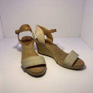 Lucky Brand Wedge sandals size 6